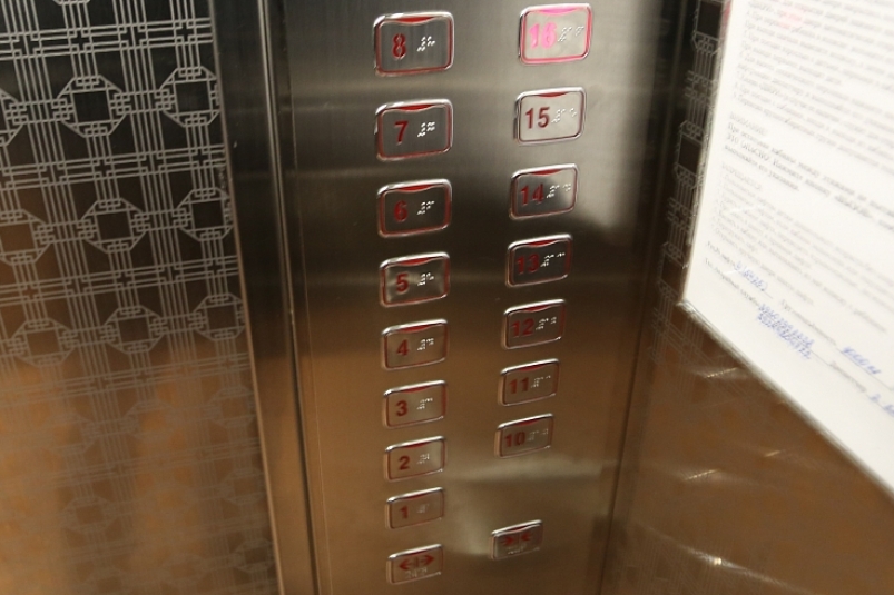 В Приморье воплощают программу замены лифтов